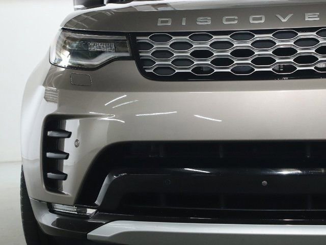 Certified 2023 Land Rover Discovery Metropolitan Edition AWD/4WD image 40