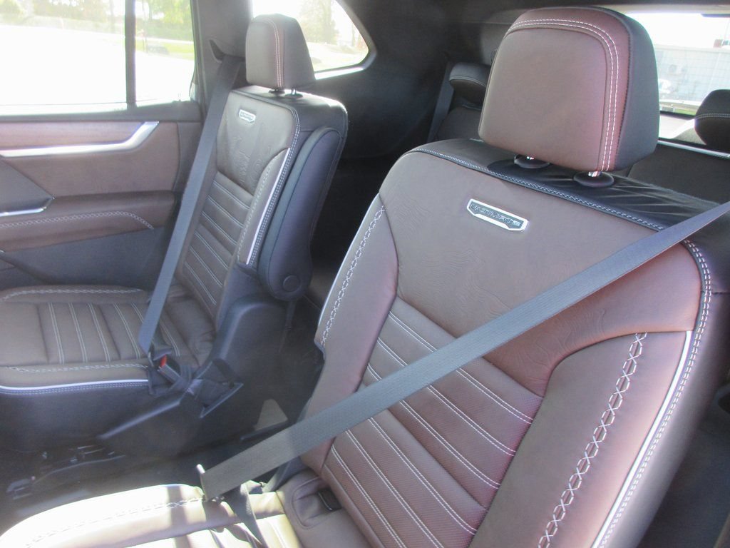 New 2026 GMC Acadia Denali Ultimate FWD image 13