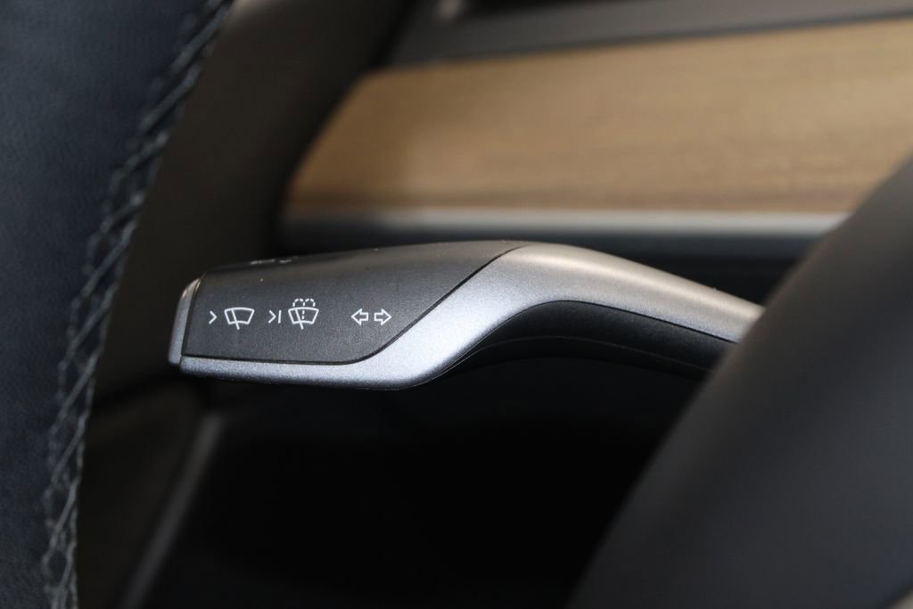 Used 2021 Tesla Model Y Long Range image 36