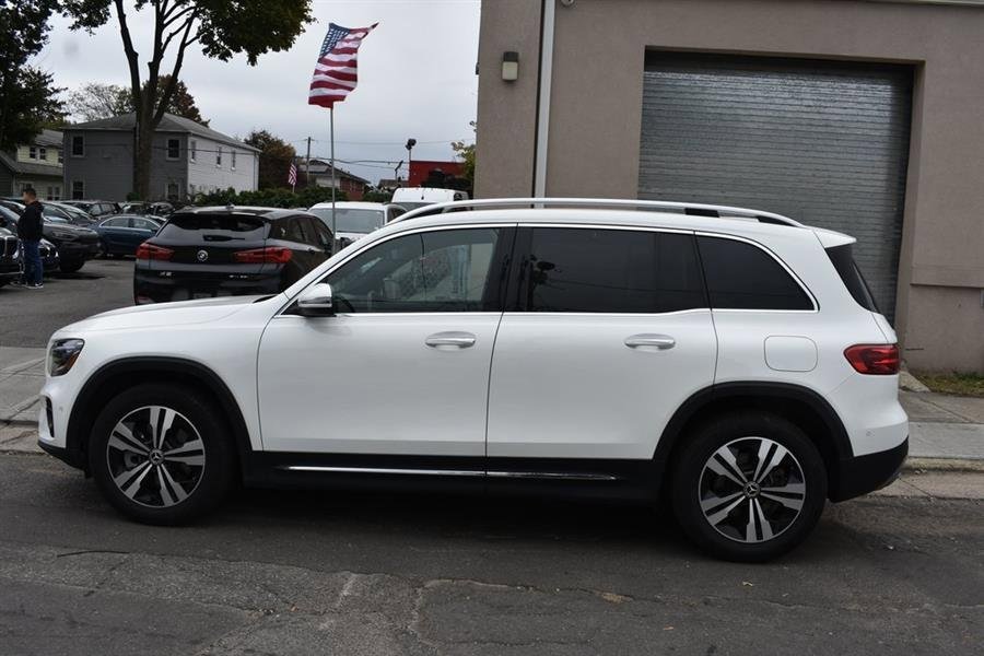 Used 2025 Mercedes-Benz GLB 250 4MATIC image 5