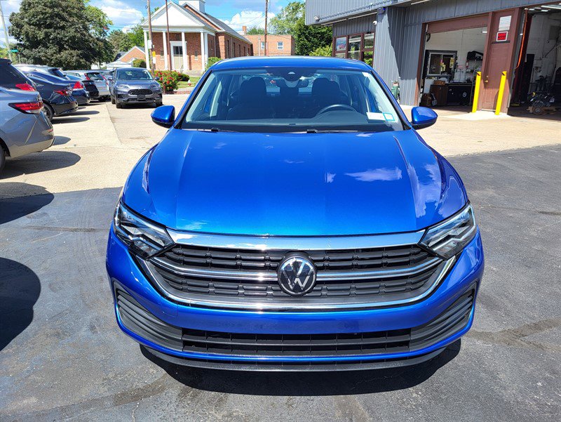 Used 2024 Volkswagen Jetta S image 2