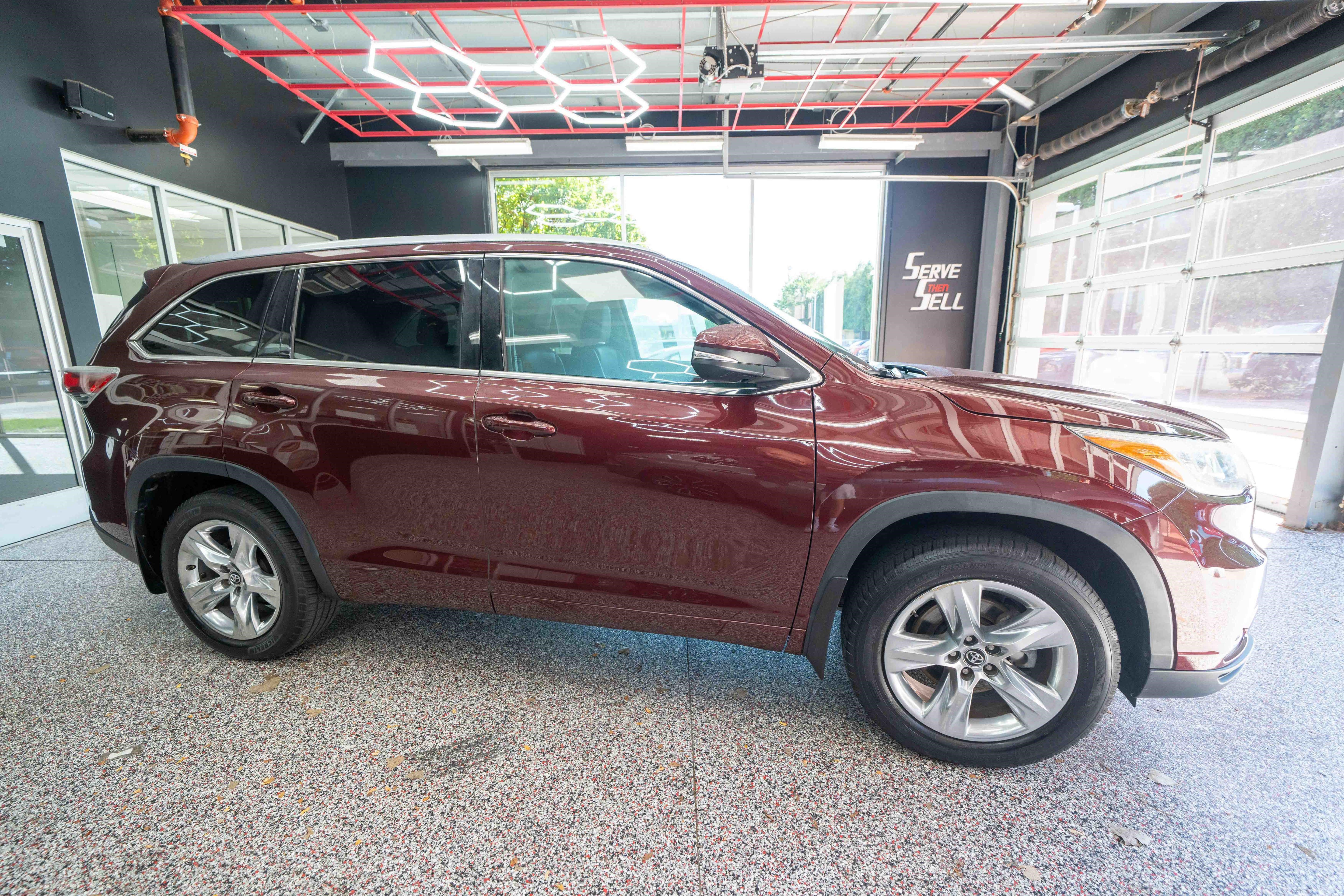Used 2016 Toyota Highlander Limited AWD/4WD image 5