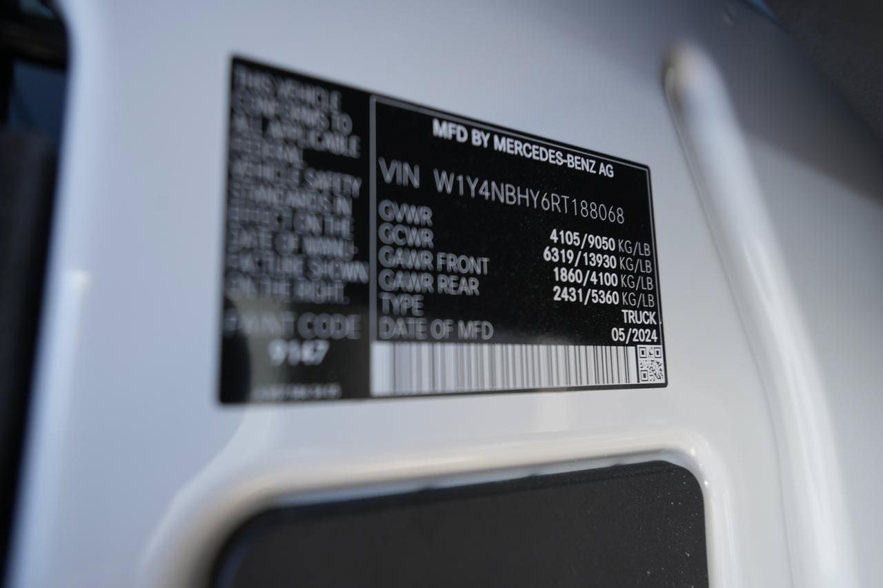 Used 2024 Mercedes-Benz Sprinter 2500 image 22
