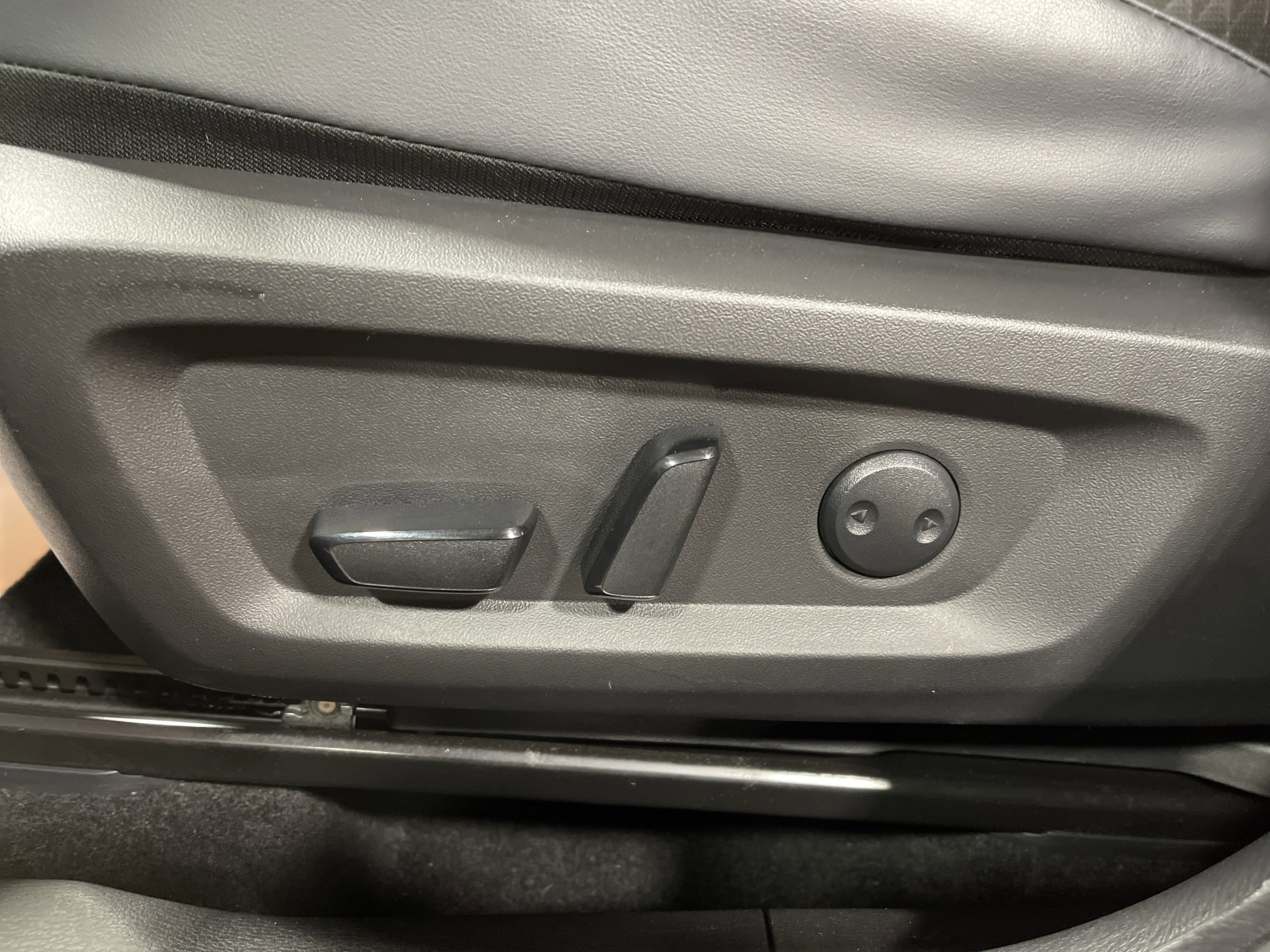 Used 2024 Mitsubishi Outlander SEL image 10