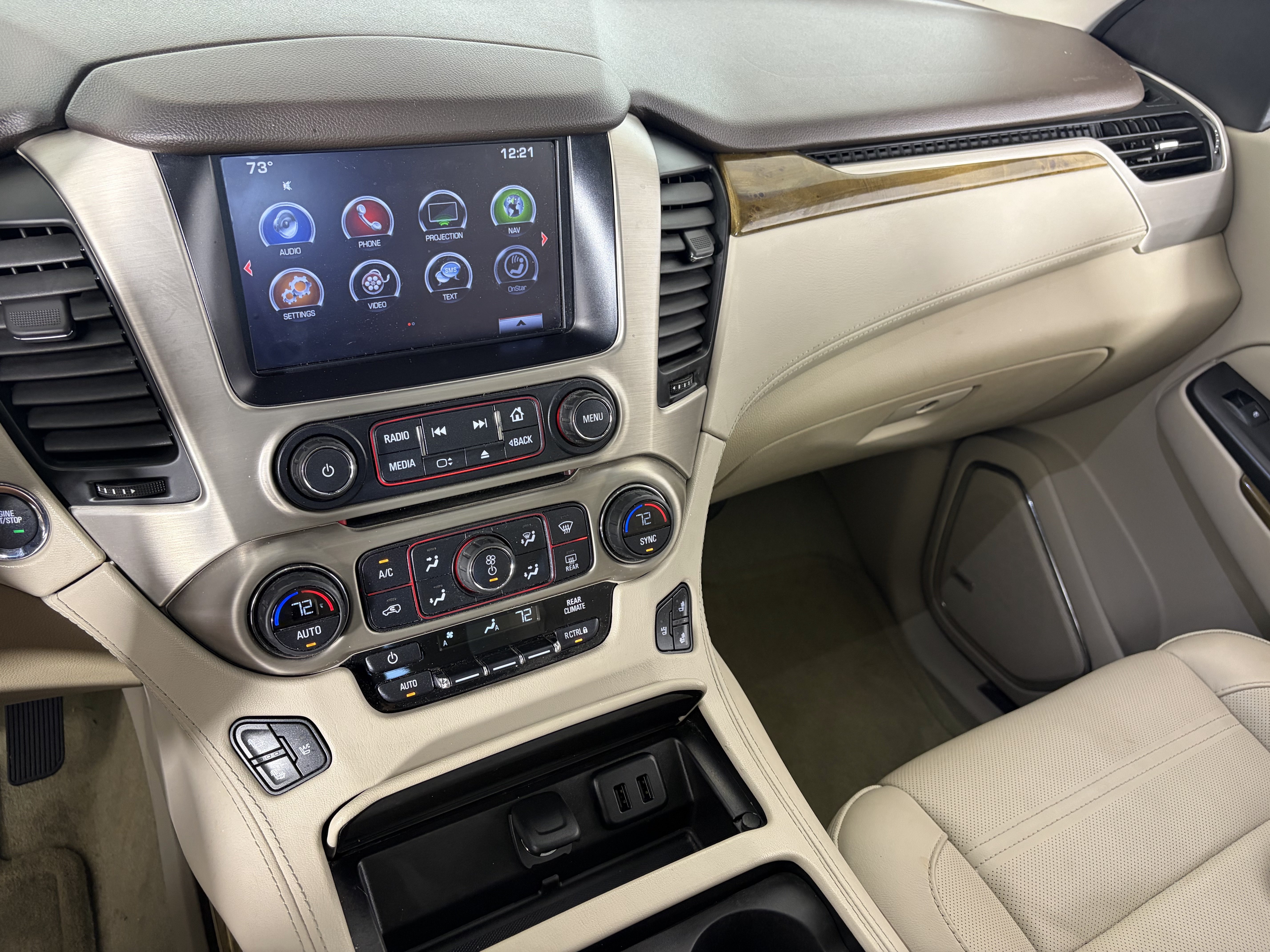 Used 2016 GMC Yukon Denali w/ Open Road Package AWD/4WD image 4