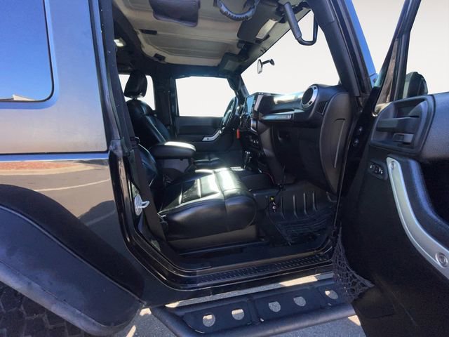 Used 2012 Jeep Wrangler Rubicon w/ Dual Top Group AWD/4WD image 25