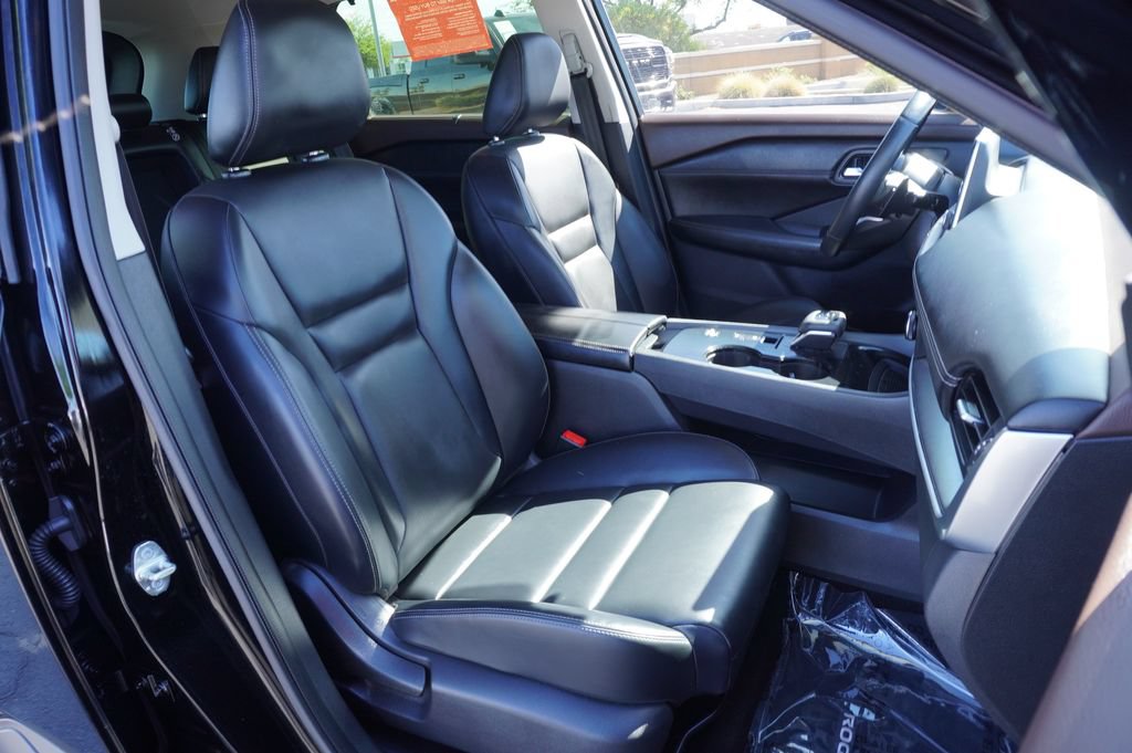 Certified 2023 Nissan Rogue SV w/ SV Premium B Package FWD image 12