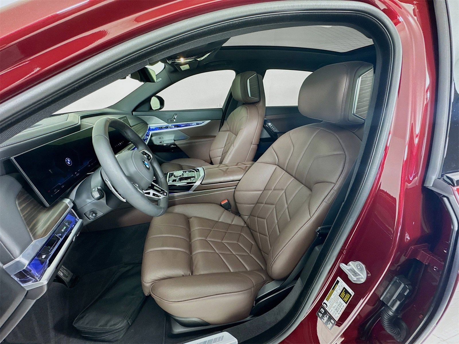 Used 2025 BMW 760i xDrive w/ Executive Package image 20