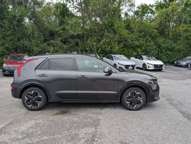 Used 2023 Kia Niro Wind w/ Wind Preserve Package FWD image 2