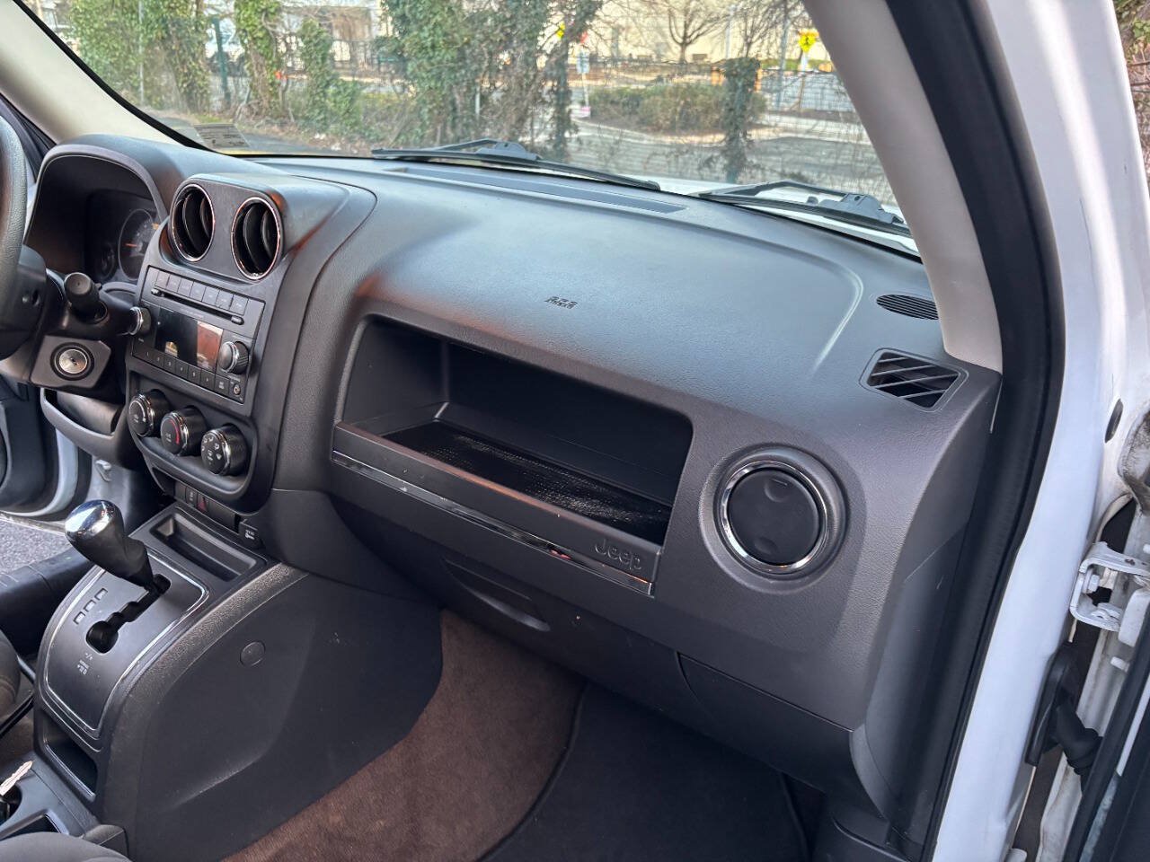 Used 2015 Jeep Patriot Sport w/ Power Value Group AWD/4WD image 27