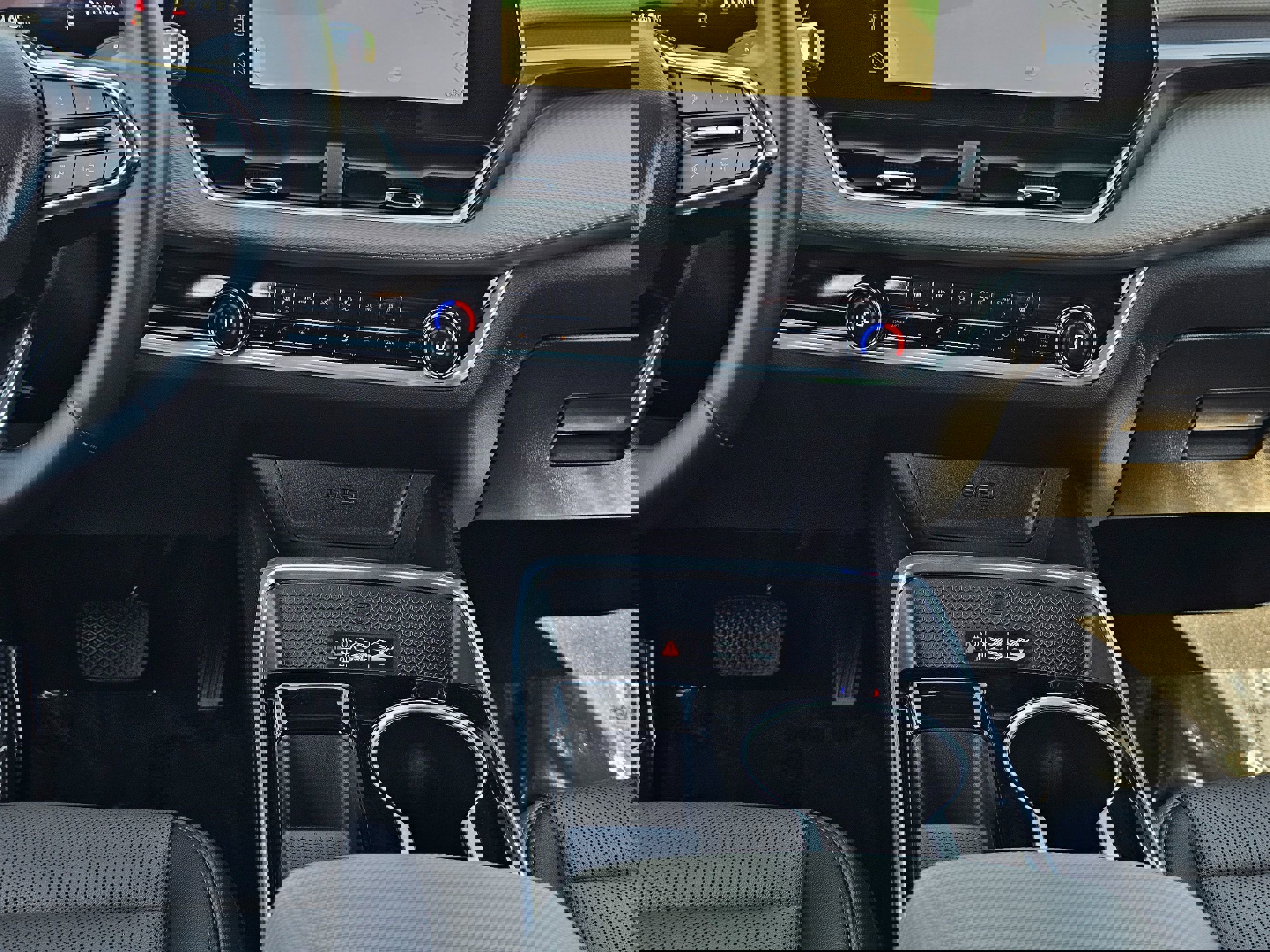 Used 2025 Chevrolet Equinox LT w/ Convenience Package II image 28