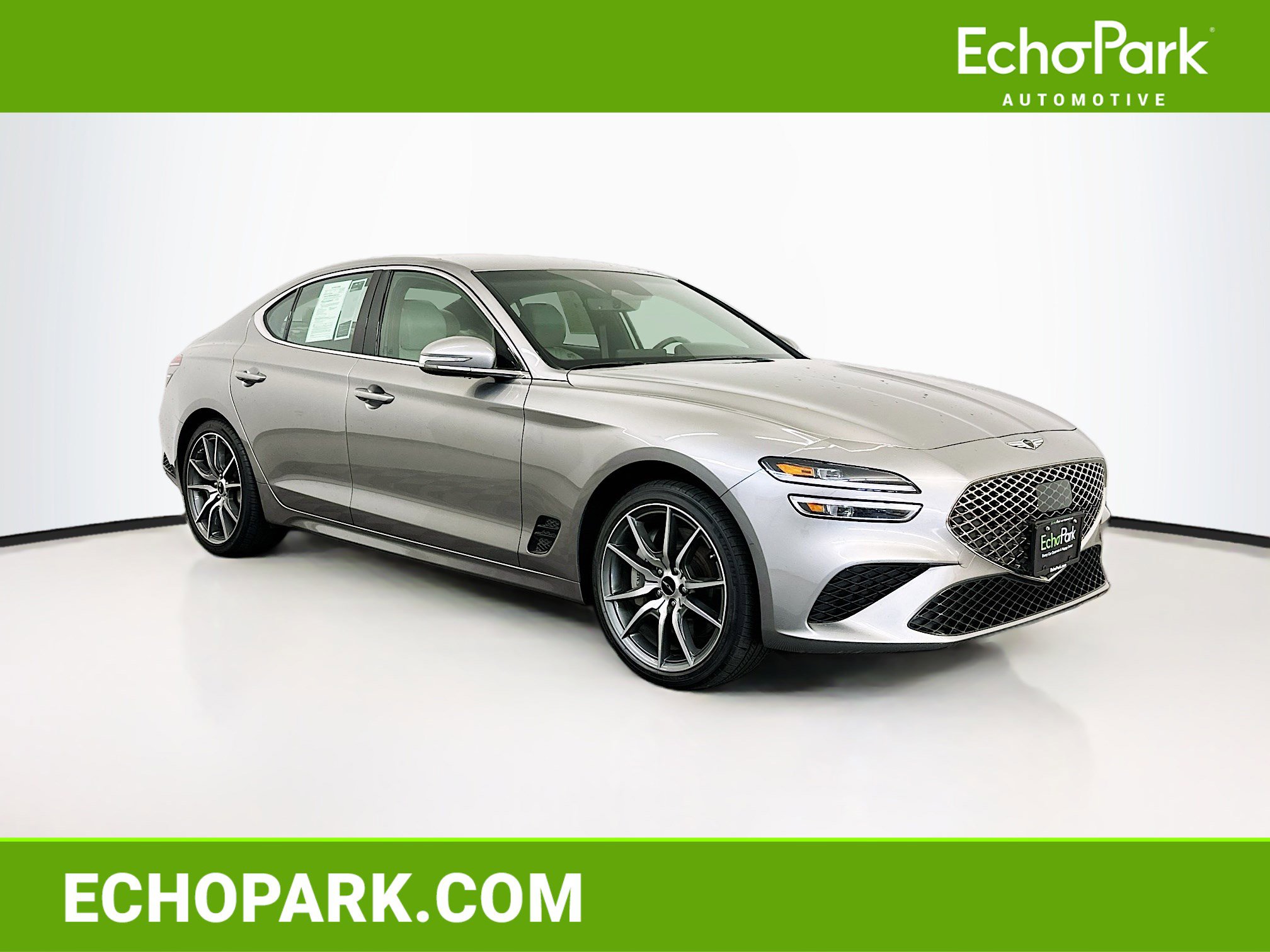 Used 2025 Genesis G70 2.5T image 1