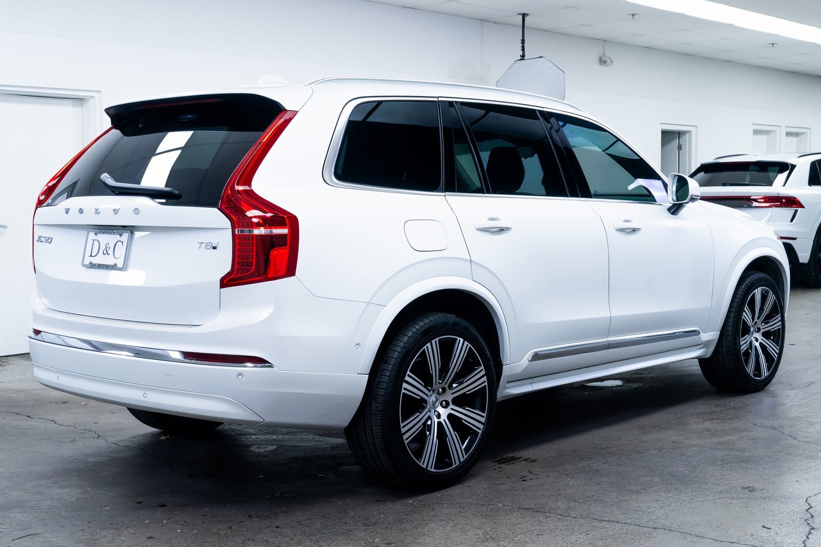 Used 2025 Volvo XC90 T8 Plus image 6