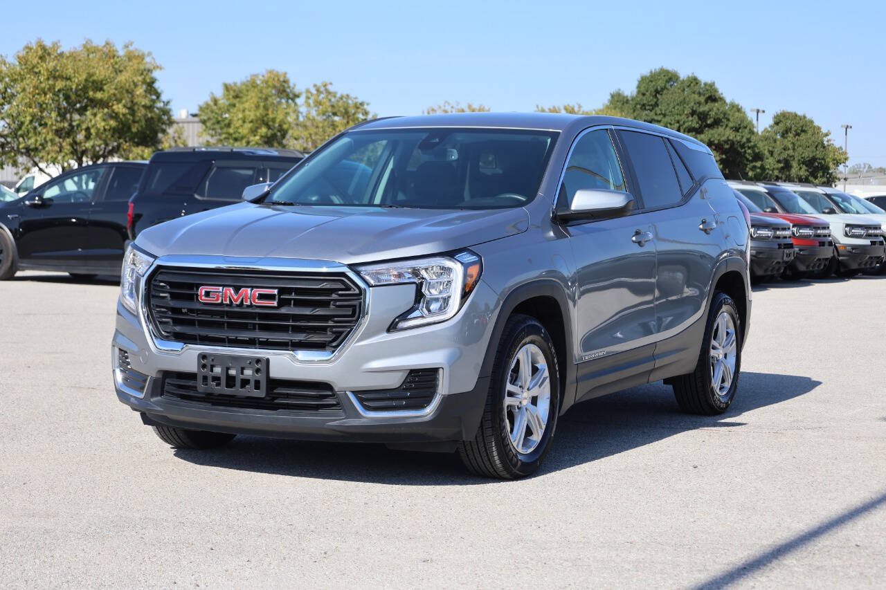Used 2024 GMC Terrain SLE AWD/4WD image 6