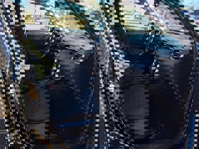 Used 2024 Toyota Corolla Cross LE image 16