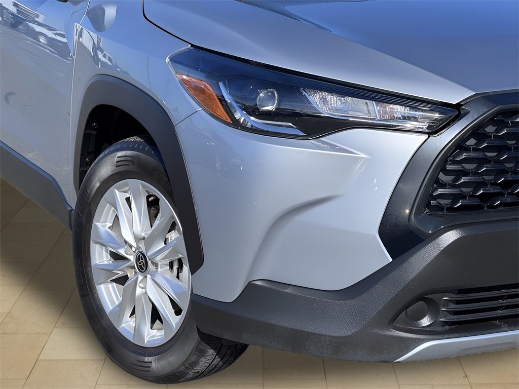 Used 2022 Toyota Corolla Cross LE image 41