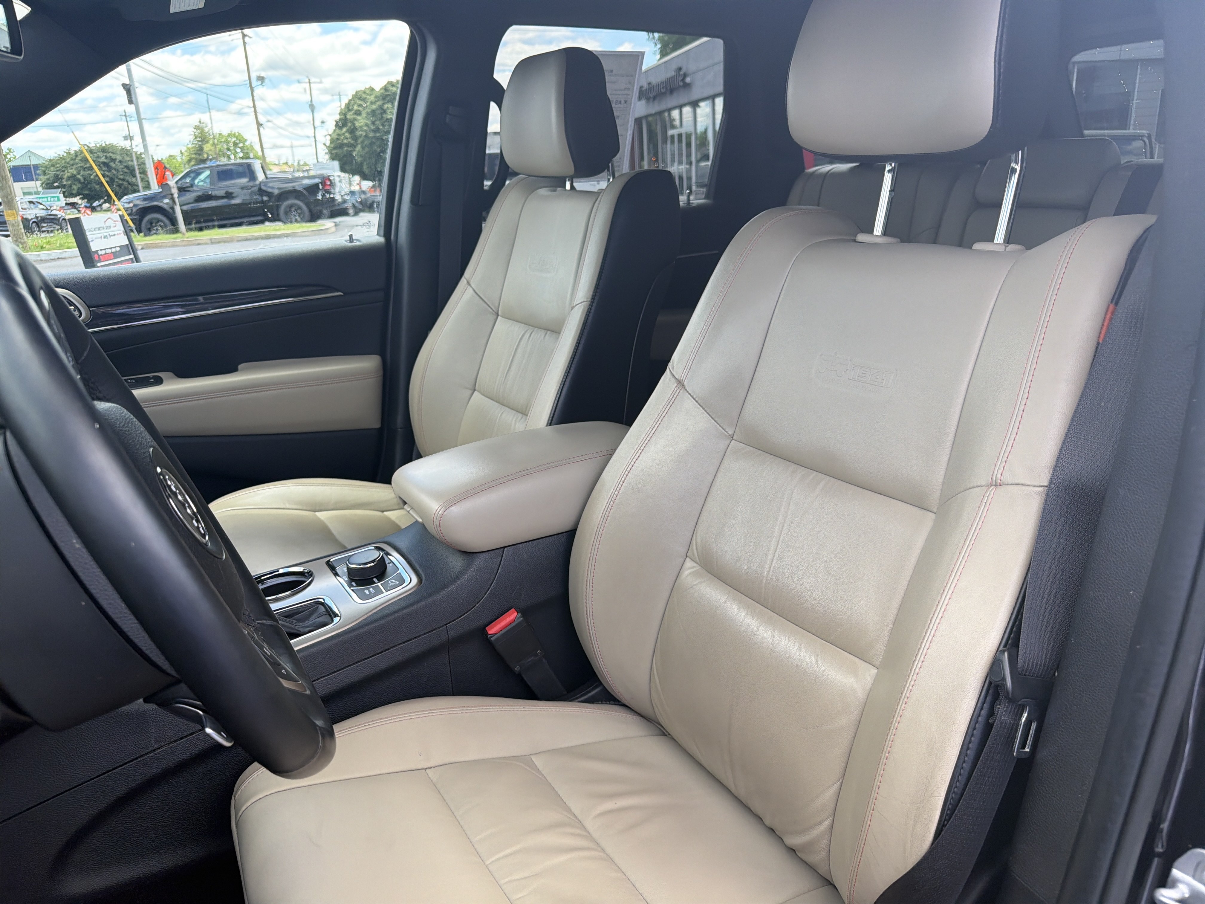 Used 2016 Jeep Grand Cherokee Limited 75th Anniversary AWD/4WD image 16