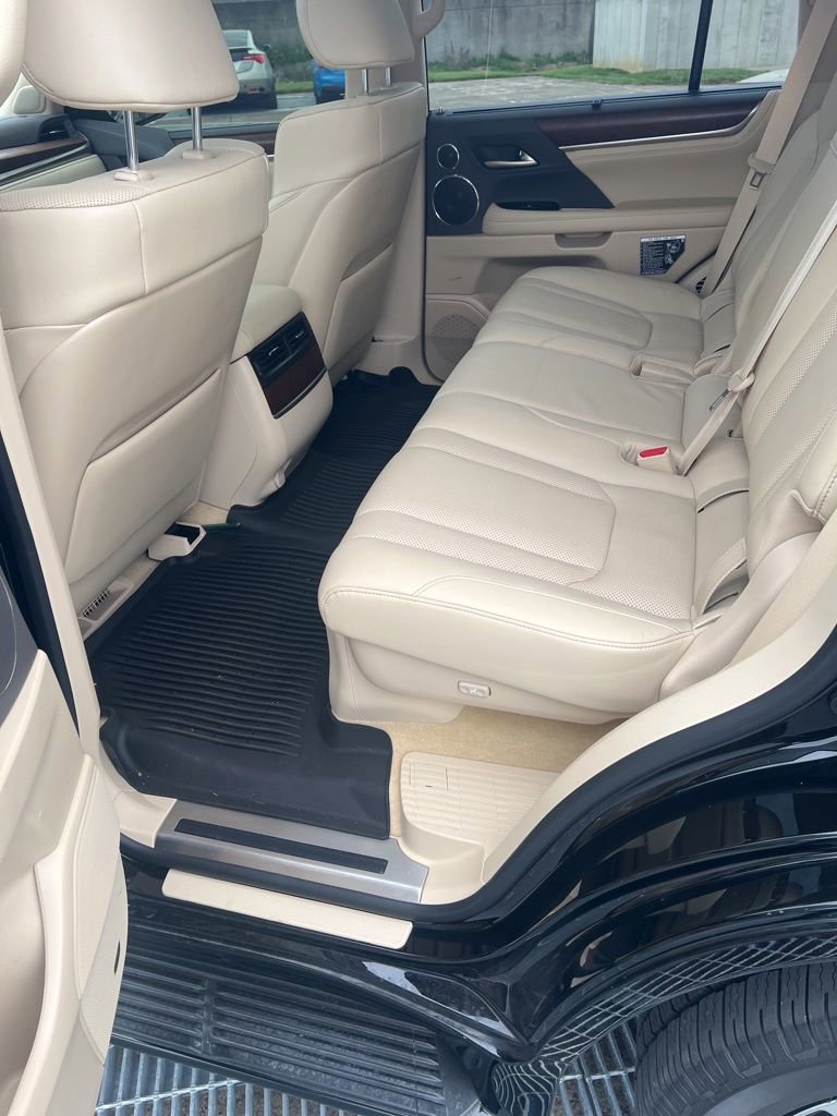 Used 2021 Lexus LX 570 4WD w/ Luxury Package image 20