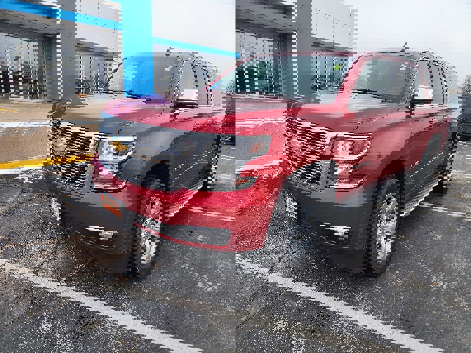 Used 2015 Chevrolet Suburban LTZ image 3