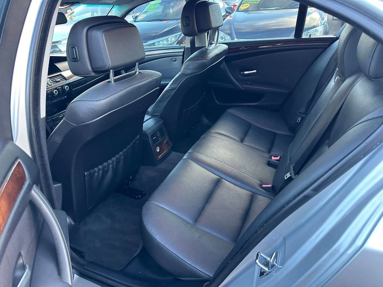 Used 2009 BMW 528i xDrive Sedan image 16