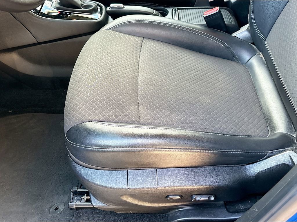 Used 2018 Buick Encore Preferred image 19