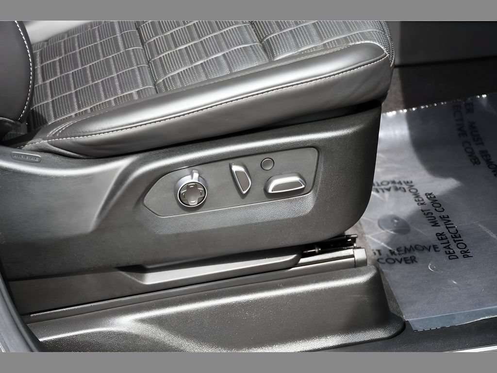 Certified 2023 Cadillac Escalade Premium Luxury Platinum AWD/4WD image 32