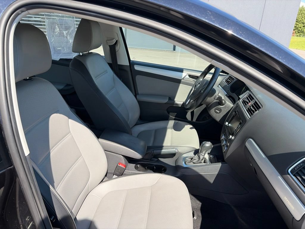 Used 2013 Volkswagen Jetta SE FWD image 8
