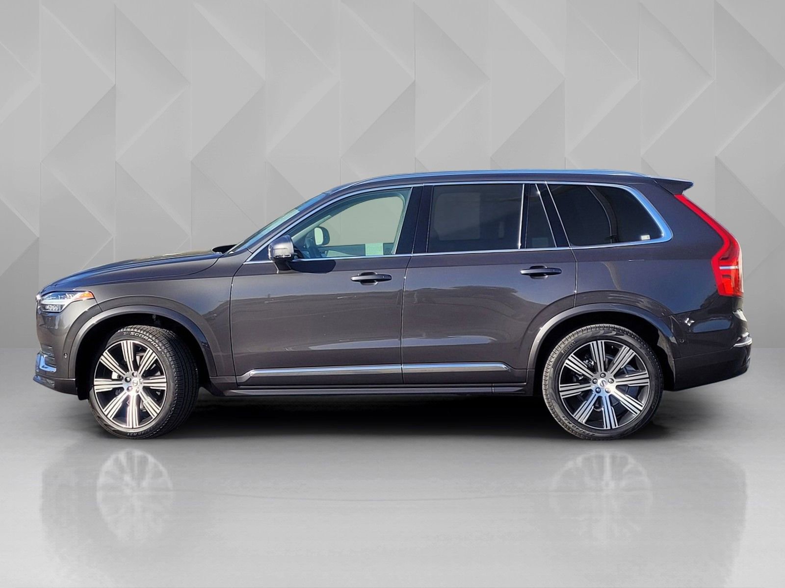 Certified 2025 Volvo XC90 B6 Ultra w/ Protection Package Premier image 3