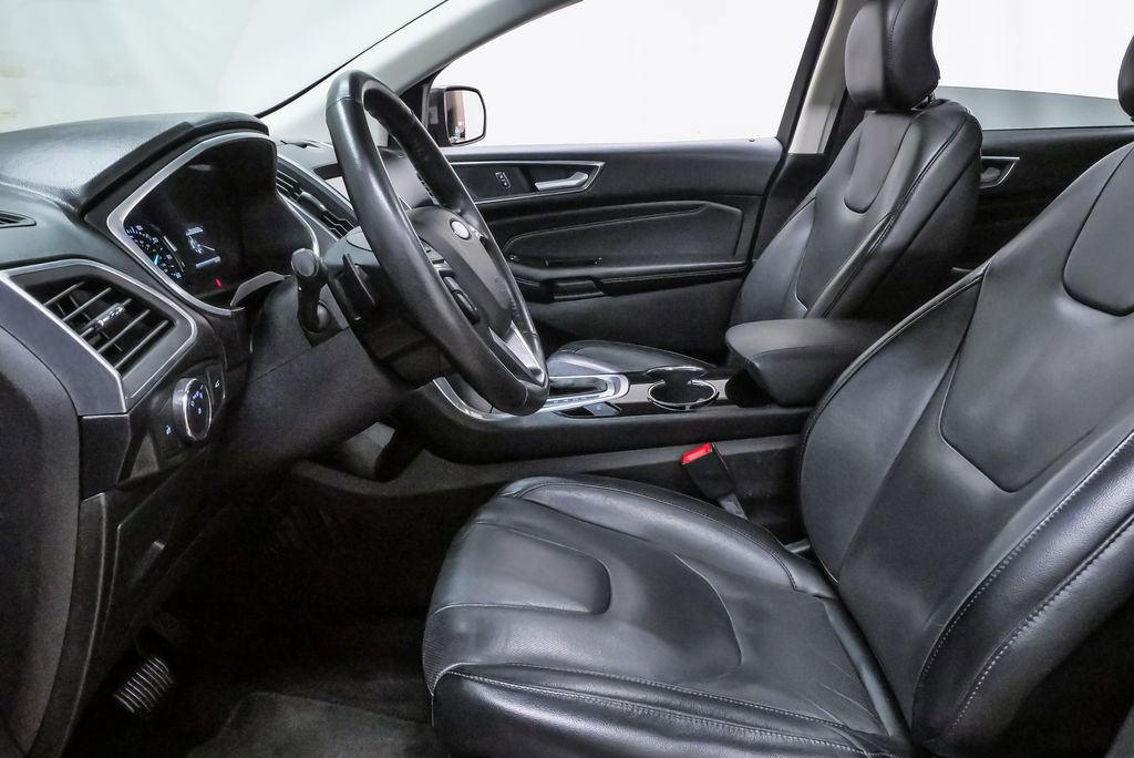 Used 2017 Ford Edge Titanium w/ Equipment Group 301A AWD/4WD image 9