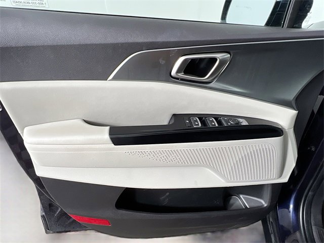 Used 2024 Kia Carnival LX image 29