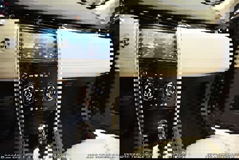 Used 2021 Land Rover Discovery Sport SE R-Dynamic image 30