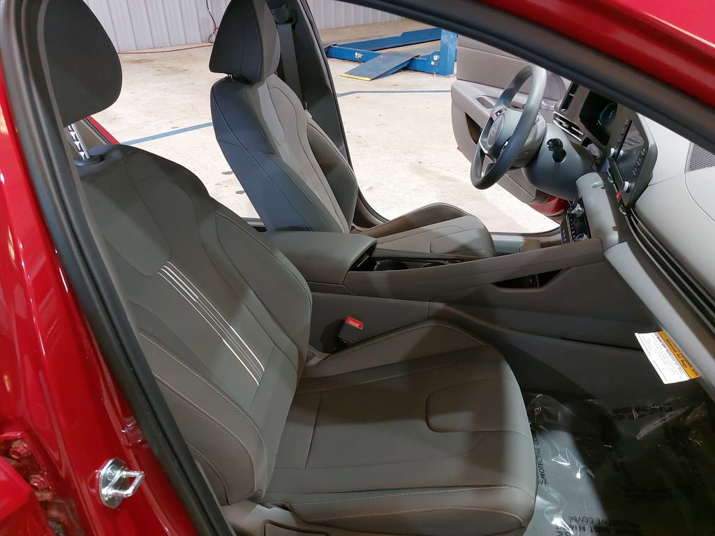 Certified 2025 Hyundai Elantra Blue image 10