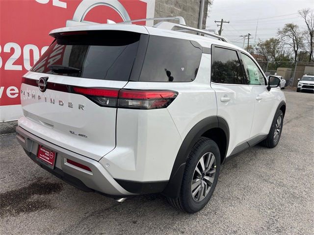New 2025 Nissan Pathfinder SL image 5