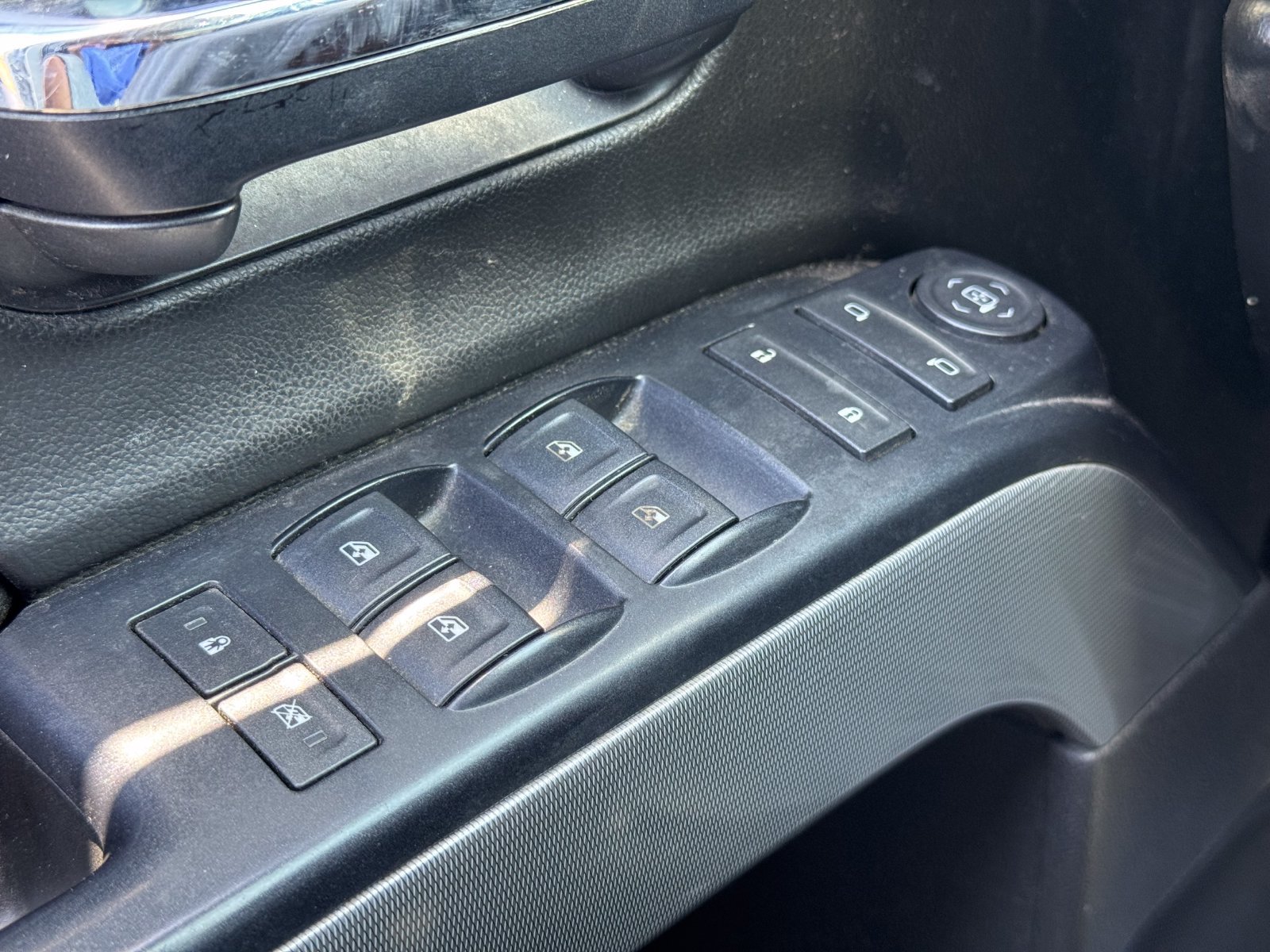 Used 2017 Chevrolet Silverado 1500 LT w/ All Star Edition AWD/4WD image 12
