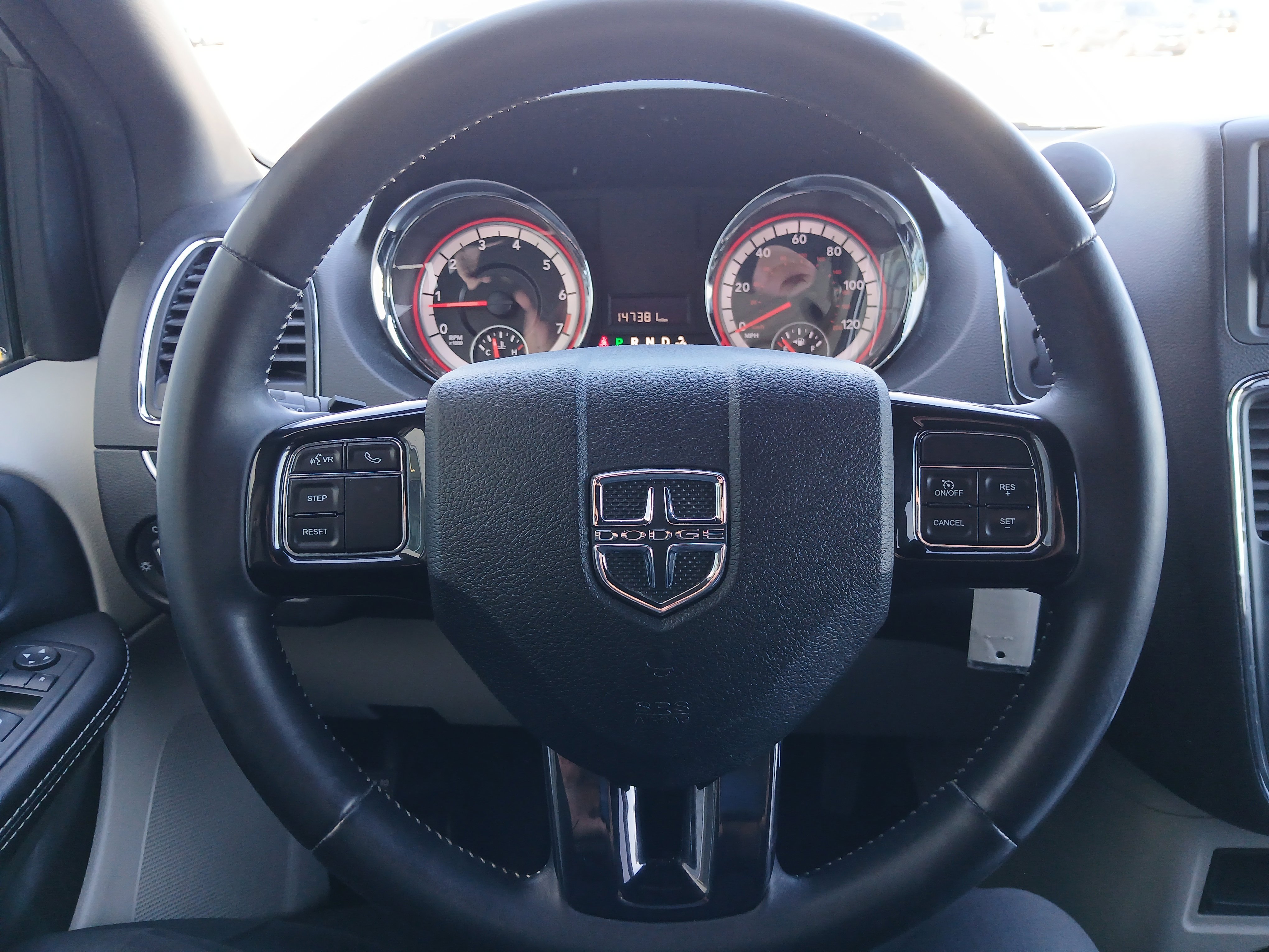 Used 2015 Dodge Grand Caravan SE image 10