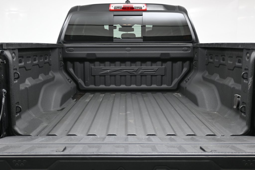 Used 2024 Chevrolet Colorado ZR2 w/ Technology Package AWD/4WD image 17