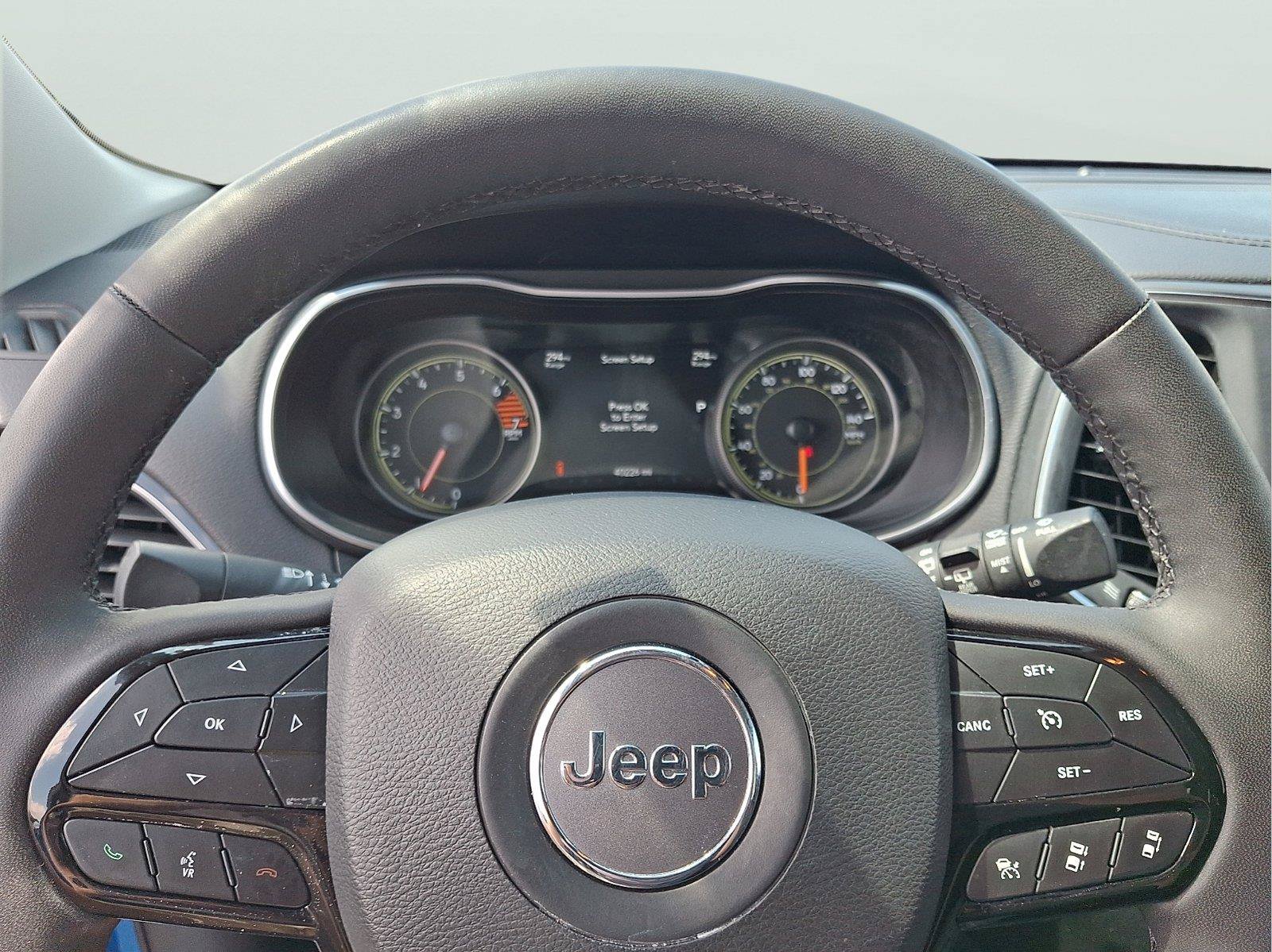 Used 2023 Jeep Cherokee Altitude Lux AWD/4WD image 18