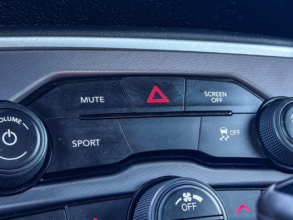 Used 2021 Dodge Challenger SXT image 19