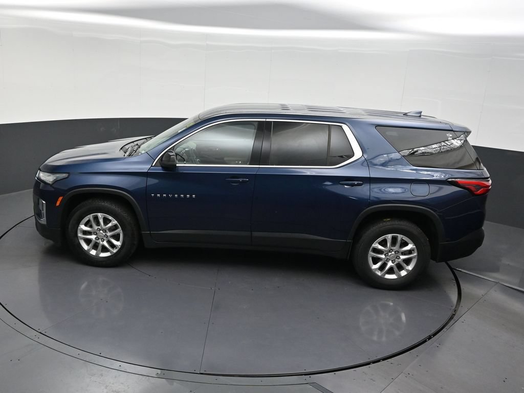 Used 2022 Chevrolet Traverse LS FWD image 16