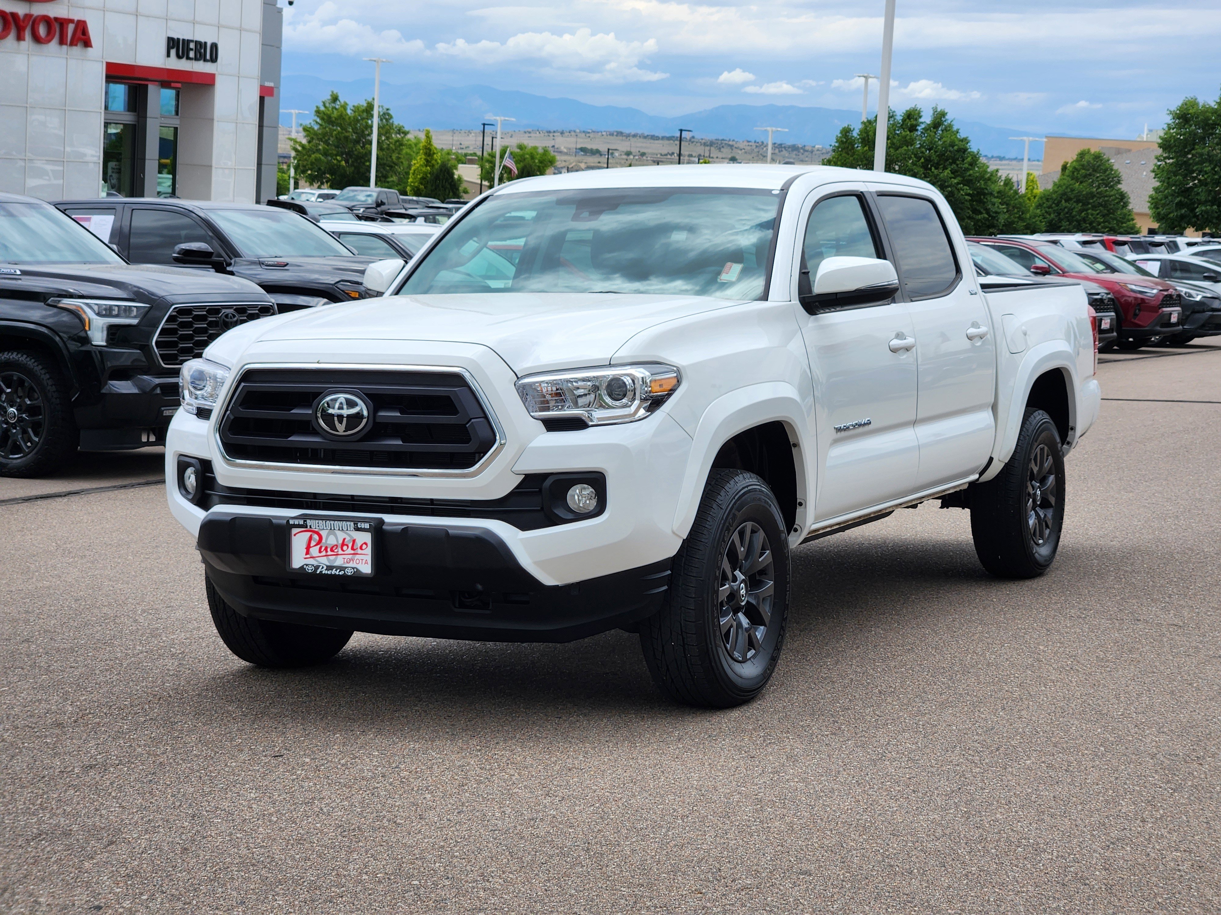 Used 2023 Toyota Tacoma SR5 AWD/4WD image 4