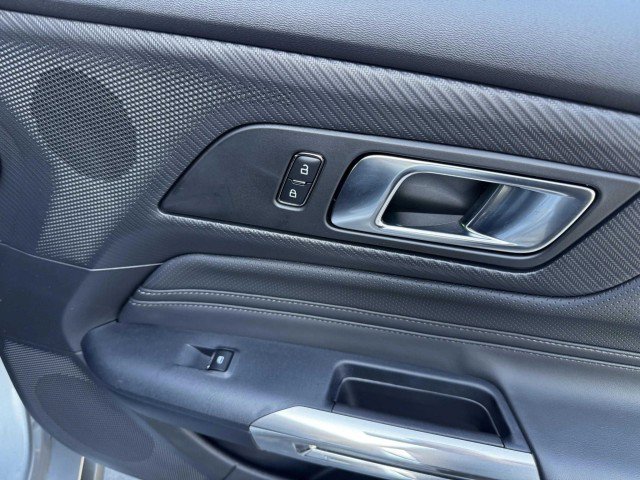 Used 2025 Ford Mustang Premium image 40