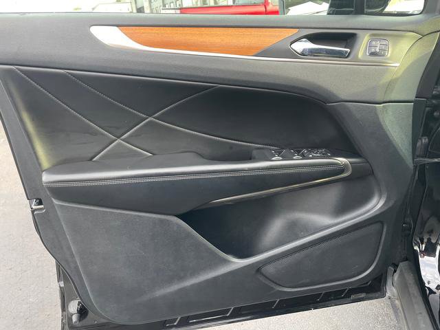 Used 2017 Lincoln MKC Reserve image 9