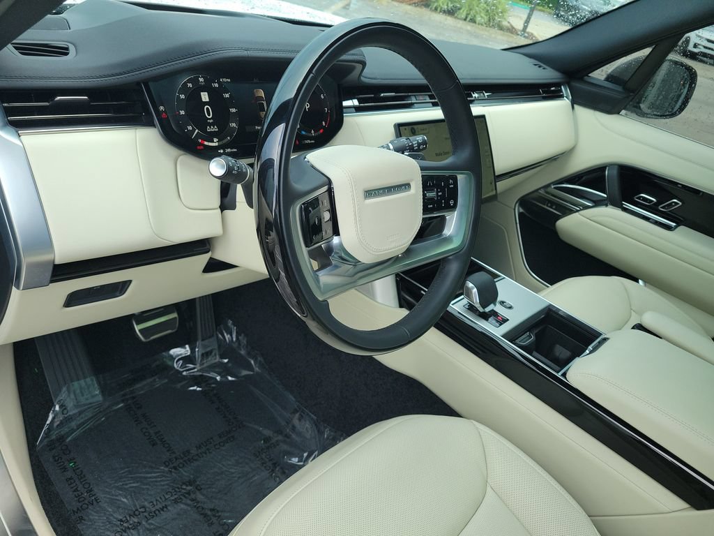 Certified 2025 Land Rover Range Rover SE AWD/4WD image 25