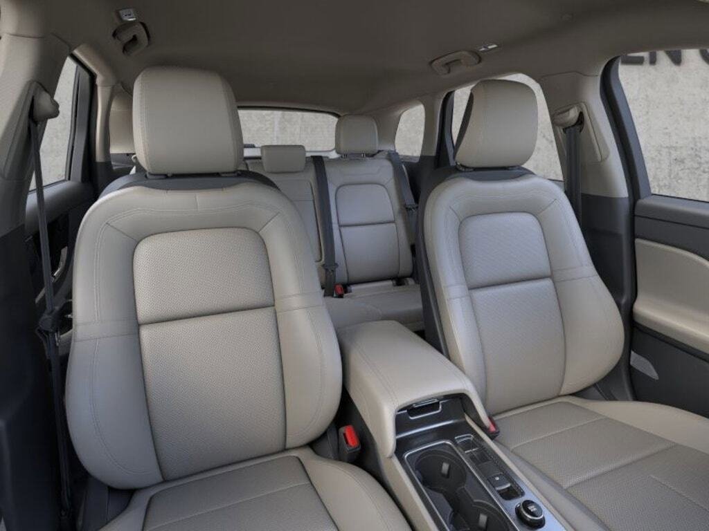 New 2025 Lincoln Corsair AWD w/ Equipment Group 101A image 32