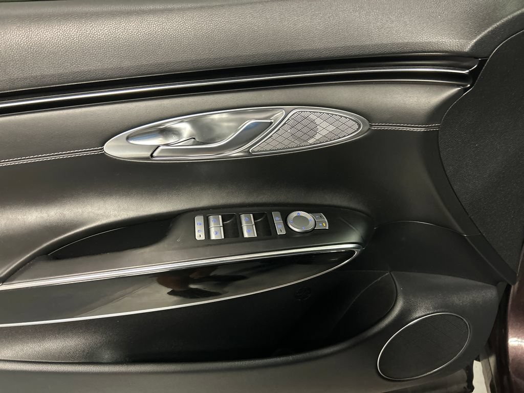 Used 2022 Genesis GV70 2.5T AWD/4WD image 12
