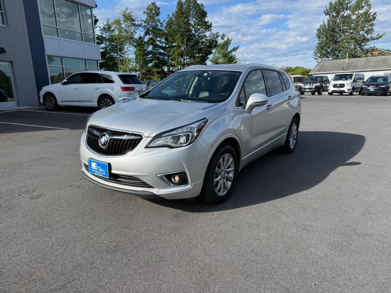 Used 2019 Buick Envision Essence image 2