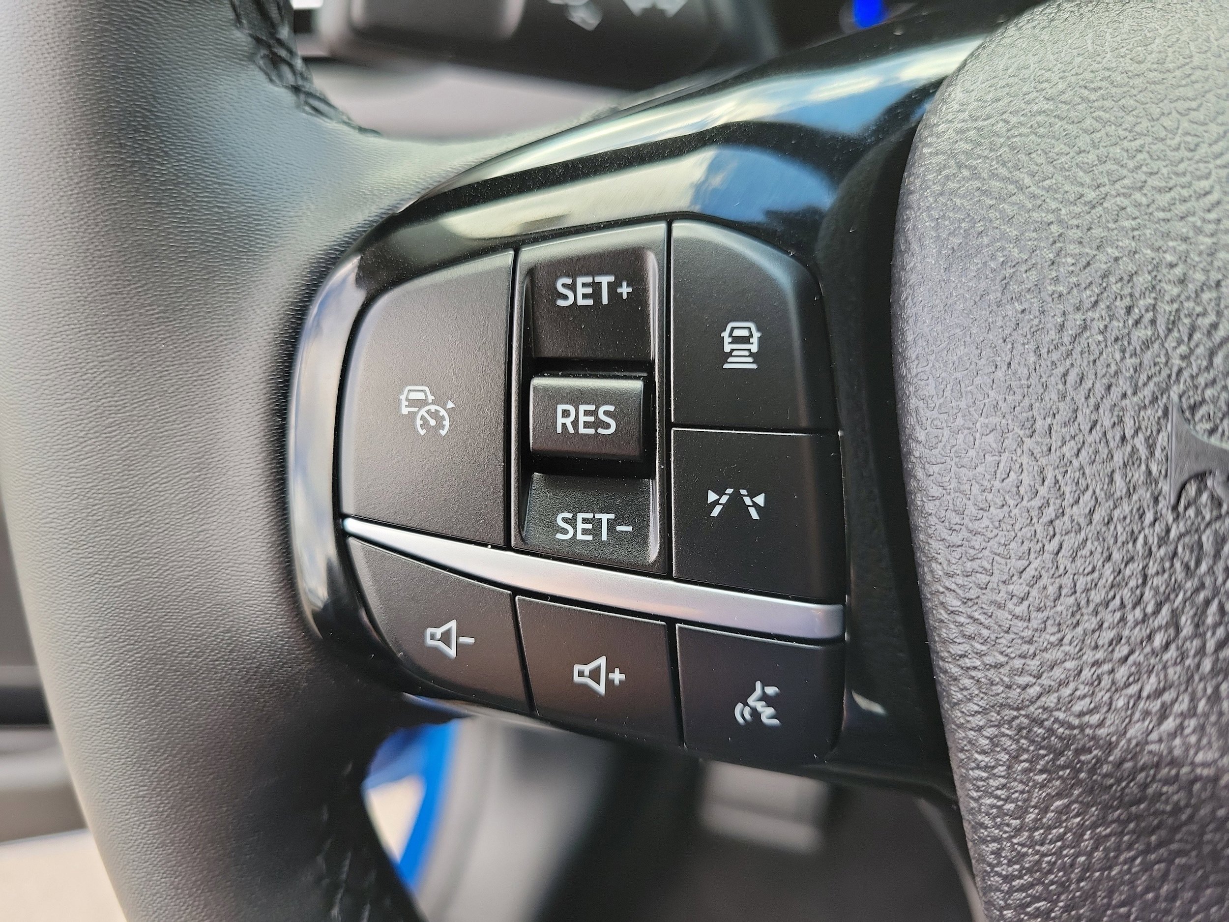Used 2023 Ford Escape Active w/ Tech Pack #1 AWD/4WD image 24