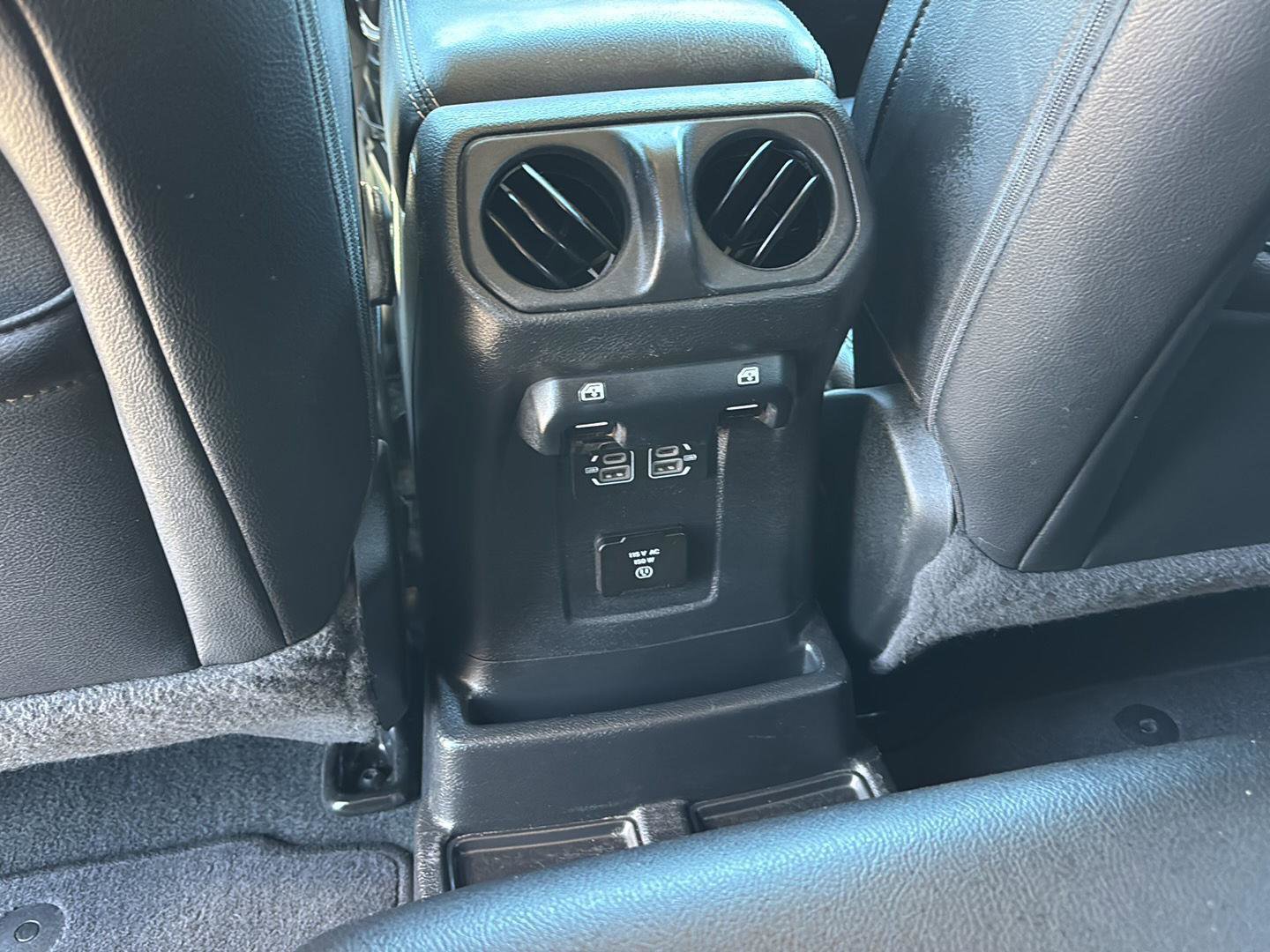 Used 2023 Jeep Wrangler Sahara image 18