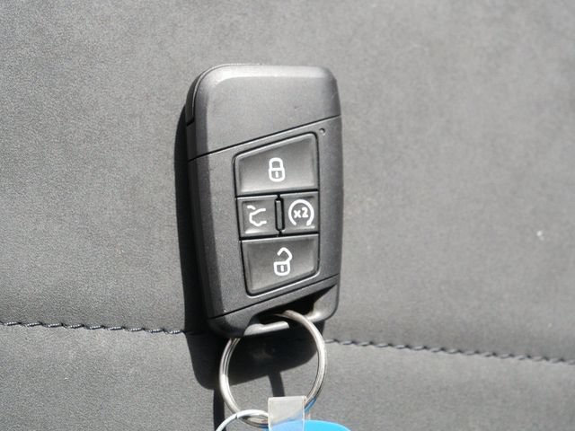 Certified 2023 Volkswagen Taos SE w/ Panoramic Sunroof Package AWD/4WD image 36