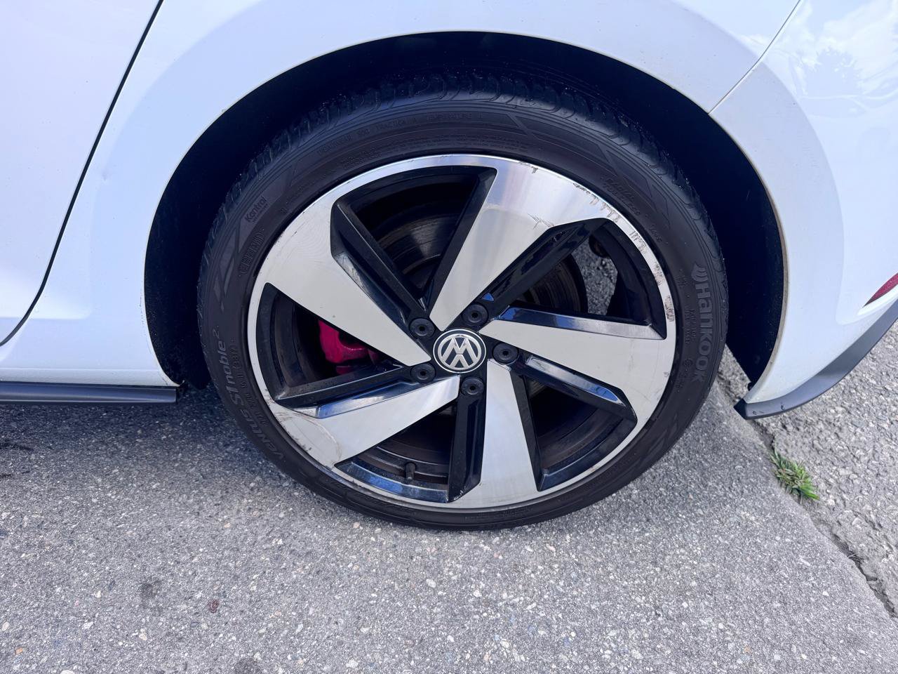 Used 2018 Volkswagen GTI SE FWD image 31